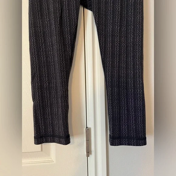 Lululemon Wunder Under Crop Capris Gray Size 6 - Picture 3 of 8